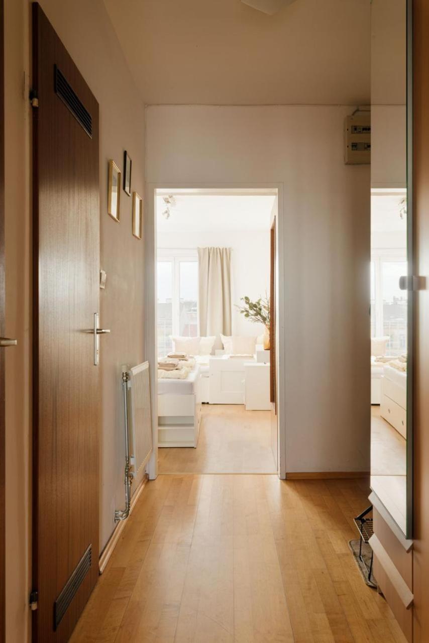 Apartment Zentral Direkt An U-Bahn Station Vienna Esterno foto