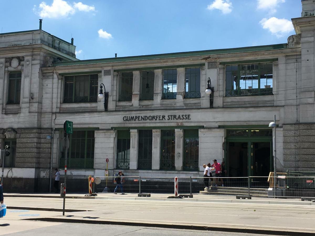 Apartment Zentral Direkt An U-Bahn Station Vienna Esterno foto