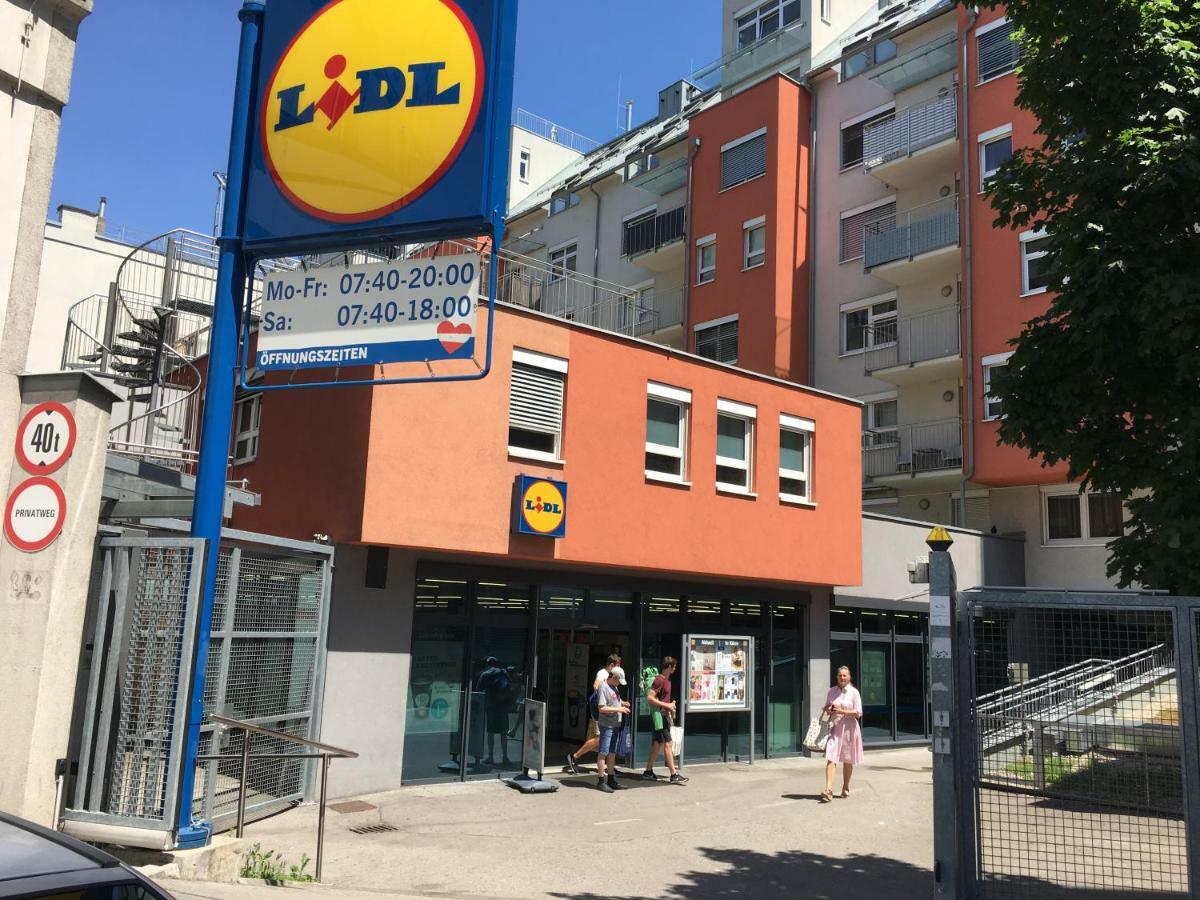 Apartment Zentral Direkt An U-Bahn Station Vienna Esterno foto